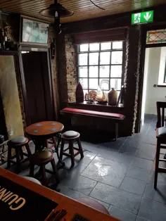 میخانه معتبر ایرلندی  - نقد و بررسی محل های اقامتگاه رستوران Rusty Mackerel Bar، Carrick، Ireland - Tripadvisor