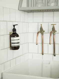 براکت دیواری توزیع کننده صابون در برنز ریخته گری - طراحی داخلی مارک لوئیس