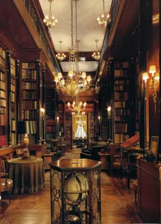 کتابخانه ، ادینبورگ ، اسکاتلند توسط Cherry Vanloan به اشتراک گذاشته شده است