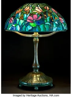 یک TIFFANY STUDIOS LAMP برنز PATINATED با TULIP GLASS SHADE.  |  تعداد # 89045 |  حراج های میراث فرهنگی