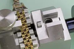 چگونه پیوندهای دستبند رولکس را با ابزارهای حذف پیوند دستبند حذف کنیم؟