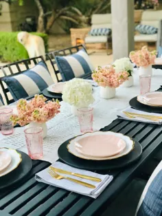 میز کنار استخر سفید و صورتی: ناهار خوری تابستانی گاه به گاه |  داشتن + برای میزبانی