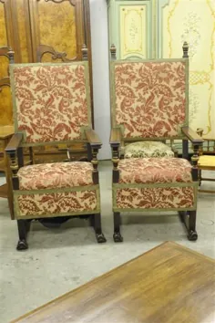 جفت صندلی های فرانسوی به سبک لوئی پانزدهم با سوزن دوزی اصلی.