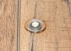 توقف درب نصب شده روی طبقه مغناطیسی Tradco Fantom - پاک است
