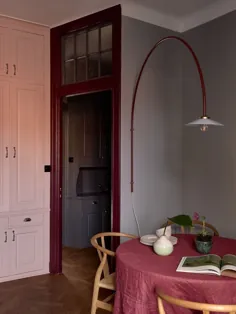 یک آشپزخانه صورتی در یک آپارتمان رنگارنگ در اسکاندیناوی - THE NORDROOM