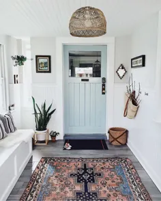 Interior Pretty Little در اینستاگرام: ”آن درب آبی پودری چقدر زیباست؟  ؟؟  (از طریقhouseofsixinter Interior).  .  .  .  .  .  .  .  # طراحی اتاق نشیمن # طراحی دکوراسیون داخلی # دکوریدیا # طراحی خانگی... "