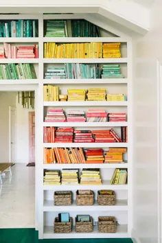 قفسه های کتاب رنگین کمان Elsie - یک ظروف سرباز یا مسافر زیبا