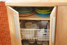نحوه انجام: ظروف پلاستیکی مواد غذایی را ذخیره و سازماندهی کنید