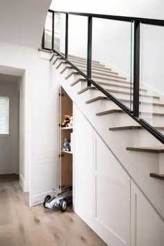 Under Staircase Storage - مدرن - ورودی / سرسرا