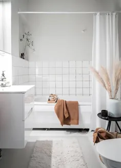 طراحی داخلی حمام سفید اسکاندیناوی ، اسکاندیناوی دنج با حصیر خز نرم روی زمین