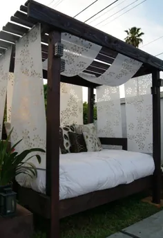 تخت خواب سایبان برای بیرون - فضای بیرونی عاشقانه