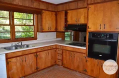آشپزخانه دهه 1960 Flip House قبل و بعد.  نوسازی عمده آشپزخانه