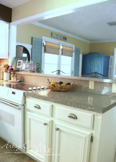 رنگ آمیزی کابینت آشپزخانه Annie Sloan - قانون جوجه های Artsy®