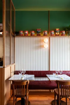 رستوران Montreal’s Vesta یک پیتزا فروشی الهام گرفته از دهه 1970 است