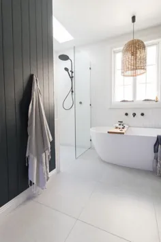 گشت و گذار در اتاق: یک حمام لوکس ساحلی و آبی اعجاب انگیز