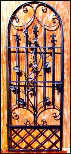 La puerta o puerta de la bodega de vino de hierro شارلوت |  اتسی