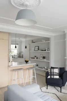 پروژه داخلی جدید: یک آشپزخانه و اتاق نشیمن مینیمال پر از نور