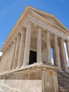 ساختمان قدیمی Nîmes - یونان - ستون