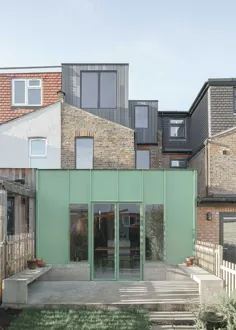 DEDRAFT یک فضای سبز به خانه بازسازی شده در لندن اضافه می کند