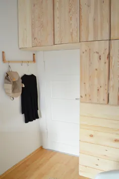 DIY |  Ikea Hack Kleiderschrank aus hellem Holz
