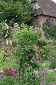 چگونه حیاط خود را به یک باغ کلبه انگلیسی جذاب تبدیل کنیم