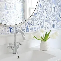 اتاق پودر سفید و آبی با کف کاشی پنی آبی - انتقالی - حمام