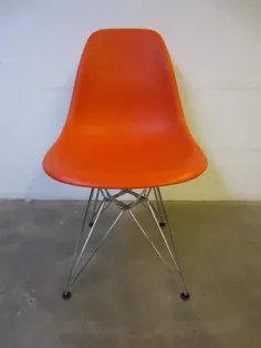صندلی پلاستیکی قرمز Eames ، ویترا