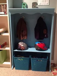 رک کت بچه گانه ساخته شده از قفسه کتاب 10 دلاری