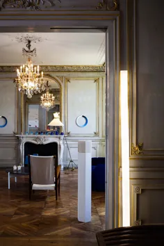 هنر و طراحی را در یک آپارتمان تاریخی پاریسی کشف کنید