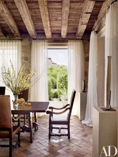 خانه ای به سبک ایتالیایی در لاس وگاس عناصر مدرن و جذابیت دنیای قدیم را با هم آمیخته است