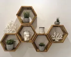مجموعه ای بزرگ از شش قفسه شش گوش در دیوار کندوی زنبور عسل زنبور عسل قفسه تزئینی چوب خانه روغن ضروری صفحه نمایش طبیعی ذخیره سازی کریستال چوبی