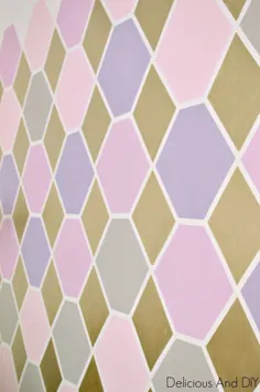 دیوار ویژه شش ضلعی نقاشی شده با پاستل - خوشمزه و DIY