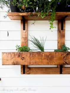 DIY Vertical Herb Garden and Planter (چالش 2x4)