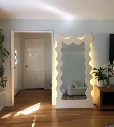 آینه تمام طول ساخته شده از انحنا / مواج / نامنظم با چراغ های LED