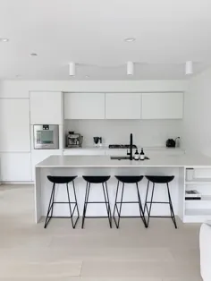 آشپزخانه سفید مدرن