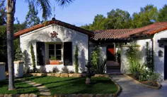 طرح ها و عکس های خانه به سبک سانتا باربارا کالیفرنیا از جمله نمونه های قبل و بعد از ساخت خانه به سبک اسپانیایی.  تصاویری که به بینندگان کمک می کند تا بالاترین قسمت رفع کننده سبک اسپانیایی را ببینند.  نمونه های بیشتر توسط بنیانگذار طراحی خانه سانتا باربارا ، جف دوبت ، سانتا باربارا کالیفرنیا در ایالات متحده آمریکا