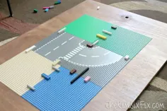 میز قهوه سبک Apothecary با مناطق پنهان LEGO و قطار