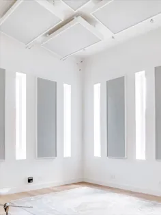 گریباکس نشویل |  اتاق زنده مدرن استودیوی موسیقی با پنجره های بلند ، صدا و نور طبیعی