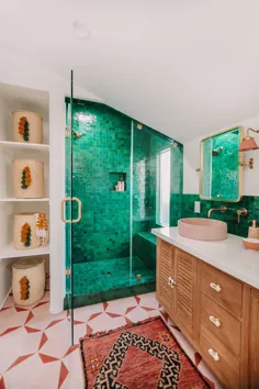 Bereiten Sie Ihre Netzhaut vor - diese auffällige Renovierung des Master-Badezimmers ist atemberaubend