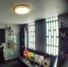اتاق Death Star ما - شوهر من آن صفحات دیواری را با دست ساخته و روی ورق های اکریلیک و چراغ های LED قرار داده است