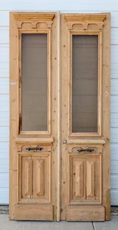 جفت درب های چوبی تراش خورده با تزئین شیشه لیستری