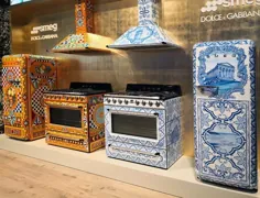 dolce & gabbana X smeg لوازم آشپزخانه را با الگوهای الهام گرفته از سیسیل تغییر شکل می دهد
