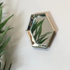 آینه دیواری شیشه ای شش ضلعی به سبک آنتیک