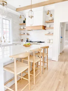 آشپزخانه سفید و چوبی آشپزخانه آشکار می شود - برنامه های Pinteresting
