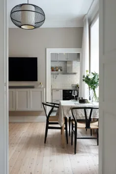Mini piso escandinavo con detalles clásicos y modernos |  دلیکاتیسن