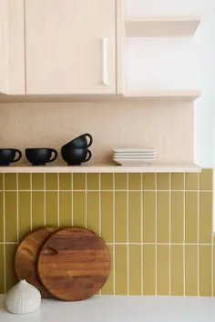 این رنو ثابت می کند که خردل و سفید رنگ های عالی آشپزخانه هستند