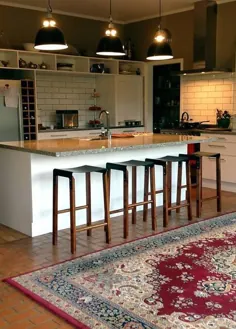 چهارپایه آشپزخانه مدرن توسط Cassels طراحی شده برای یک خانه با کلاس