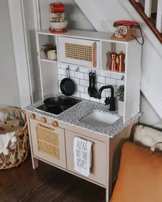 Ikea DIY Play Kitchen Makeover!  - لیز ایدلمن