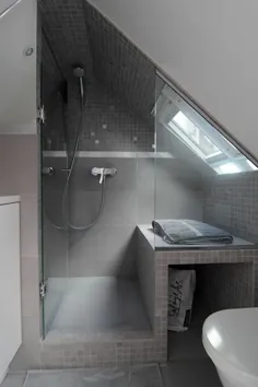 Besonderheiten der Badgestaltung für kleines Bad im Dachgeschoss