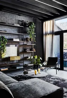 یک آپارتمان به سبک صنعتی با پالت تک رنگ